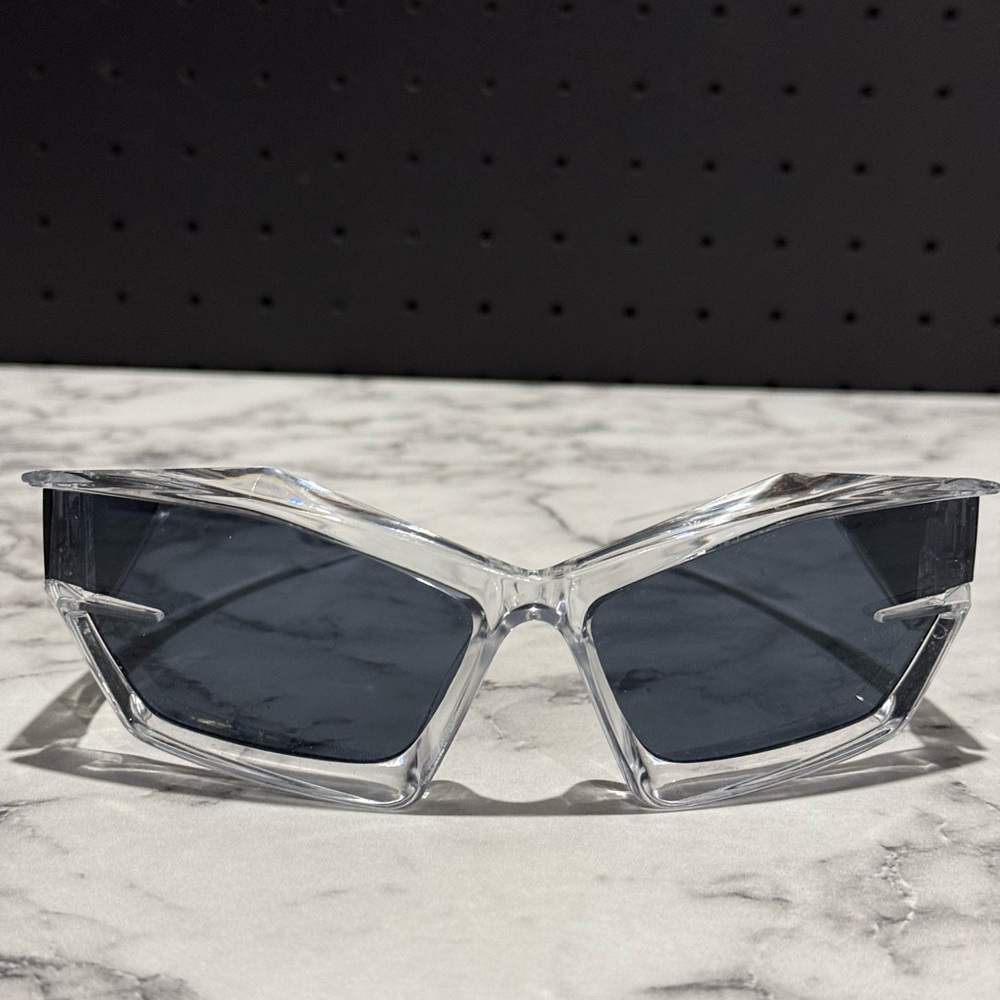Clear Cateye Sunglasses - Picture 5 of 5